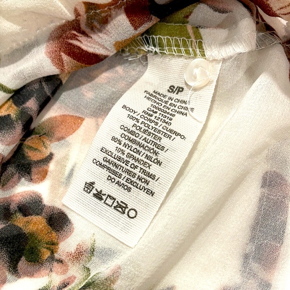 Flowy floral lace tank top - Small - Picture 3 of 3